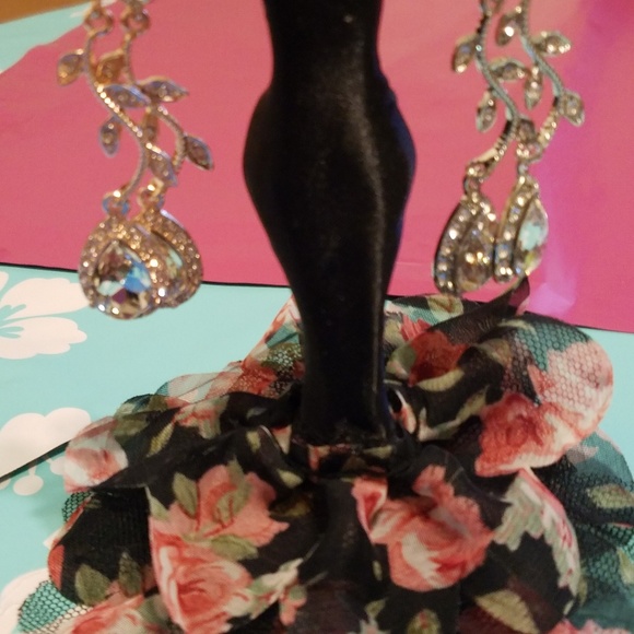 Stunning Earrings only silver left - Picture 6 of 7